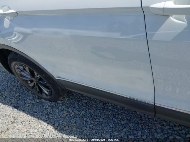 3VV2B7AX2JM001982 Volkswagen Tiguan 2.0t Se/2.0t Sel