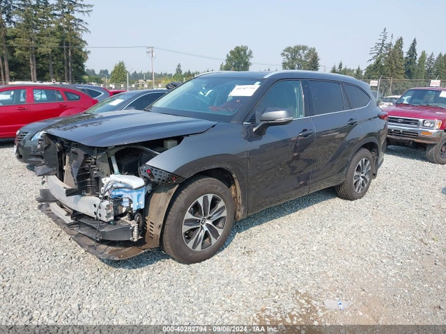 Toyota Highlander Xle 2022 5TDGZRBH9NS566089 Image 2