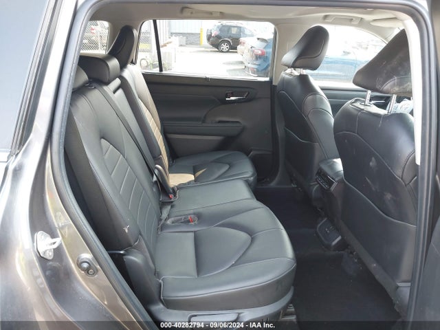 Toyota Highlander Xle 2022 5TDGZRBH9NS566089 Image 8