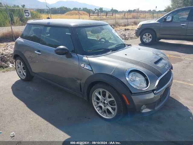 2009 MINI COOPER S WMWMF73559TV39917 Photo 0