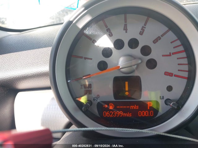 2009 MINI COOPER S WMWMF73559TV39917 Photo 6