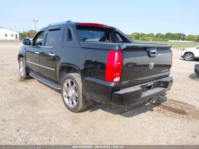 2013 CADILLAC ESCALADE EXT 3GYT4MEF3DG283138 Photo 2
