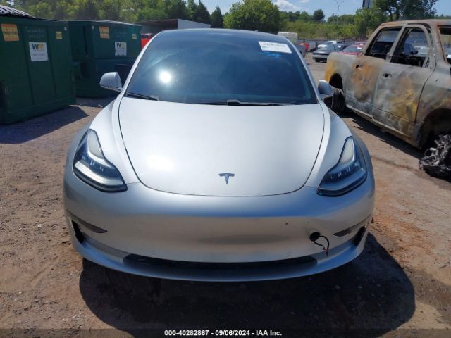 5YJ3E1EB7JF100579 Tesla Model 3 Long Range/performance