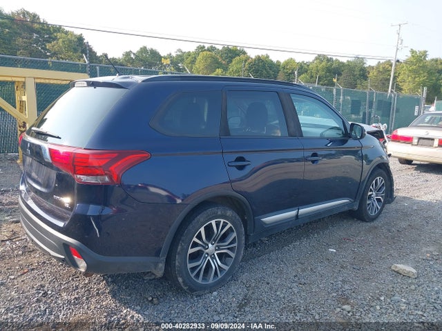 2016 MITSUBISHI OUTLANDER JA4AZ3A32GZ058471 Photo 3