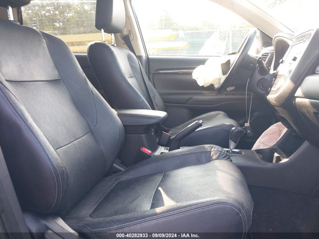 2016 MITSUBISHI OUTLANDER JA4AZ3A32GZ058471 Photo 4