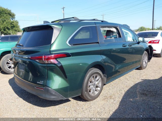 5TDBRKEC8NS080293 Toyota SIENNA LE