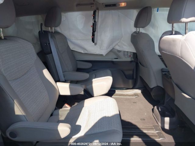 5TDBRKEC8NS080293 Toyota SIENNA LE