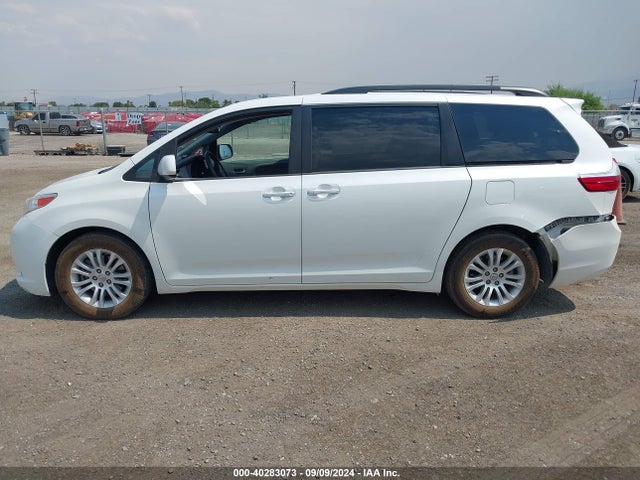Toyota Sienna Xle 8 Passenger 2017 5TDYZ3DC7HS857097 Image 14