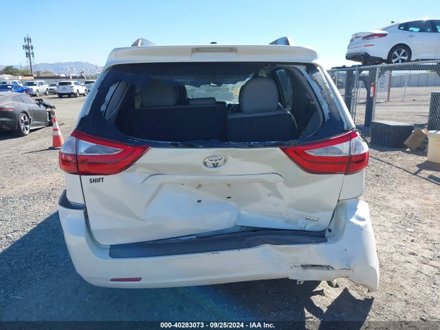 Toyota Sienna Xle 8 Passenger 2017 5TDYZ3DC7HS857097 Image 16