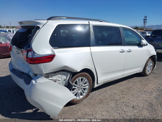 Toyota Sienna Xle 8 Passenger 2017 5TDYZ3DC7HS857097 Image 4