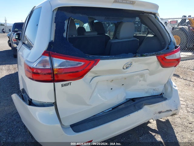 Toyota Sienna Xle 8 Passenger 2017 5TDYZ3DC7HS857097 Image 6
