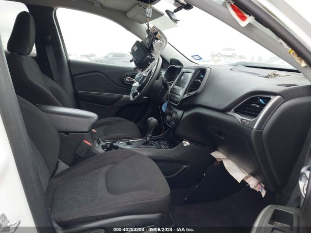 1C4PJLCB9KD176695 Jeep Cherokee Latitude Fwd