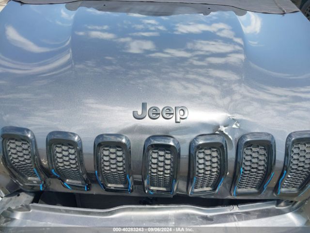 1C4PJLCB3JD596659 Jeep Cherokee Latitude Fwd