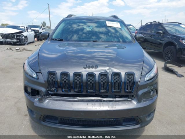 1C4PJLCB3JD596659 Jeep Cherokee Latitude Fwd