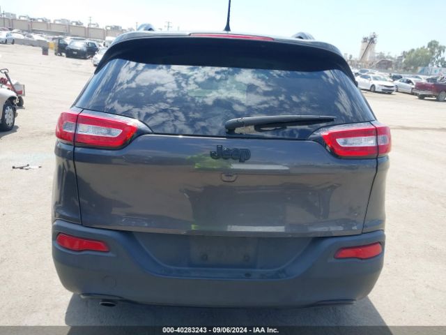 1C4PJLCB3JD596659 Jeep Cherokee Latitude Fwd