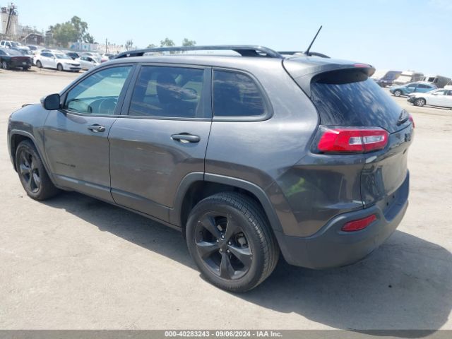 1C4PJLCB3JD596659 Jeep Cherokee Latitude Fwd