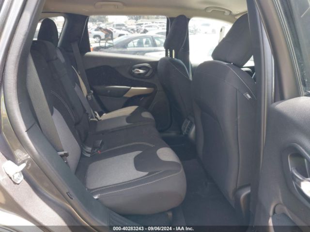 1C4PJLCB3JD596659 Jeep Cherokee Latitude Fwd