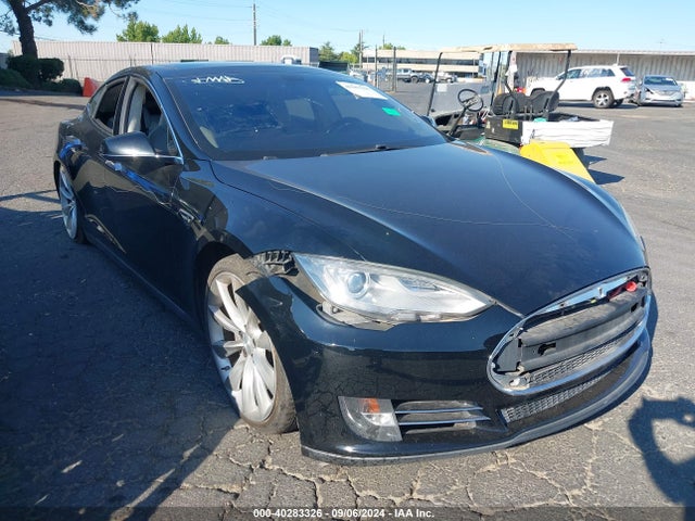 2013 TESLA MODEL S 5YJSA1CN9DFP13926 Photo 0