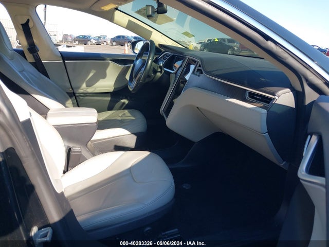 2013 TESLA MODEL S 5YJSA1CN9DFP13926 Photo 4