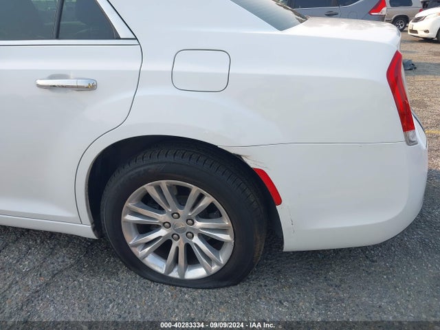 Chrysler 300C 2016 2C3CCAEGXGH224127 Image 16