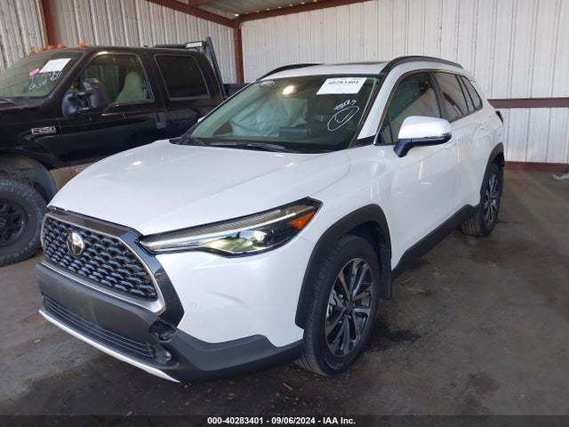 Toyota Corolla Cross Xle 2023 7MUDAAAG4PV072560 Image 2
