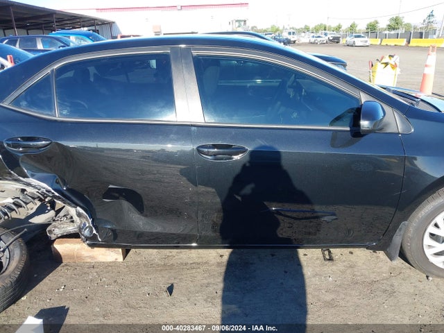 Toyota COROLLA LE 2018 2T1BURHE9JC111302 Image 13