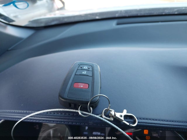 Toyota C-HR XLE 2020 JTNKHMBX2L1086912 Image 11