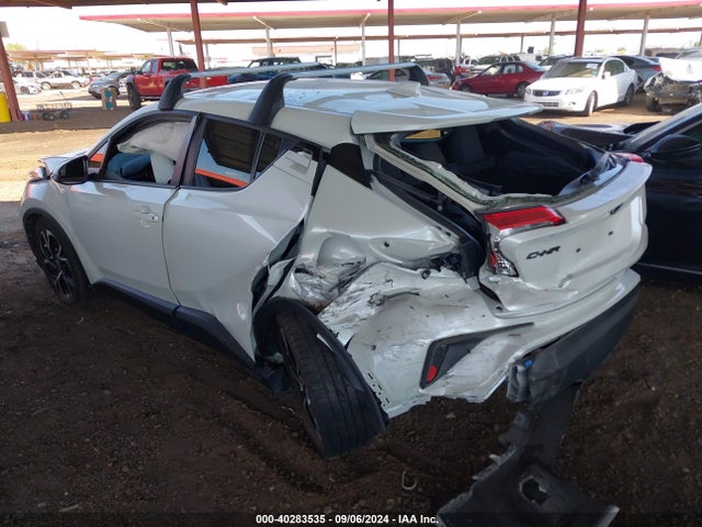 Toyota C-HR XLE 2020 JTNKHMBX2L1086912 Image 3