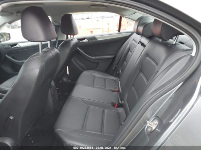 3VWDB7AJ1JM245915 Volkswagen Jetta 1.4t Se/1.4t Wolfsburg Edition