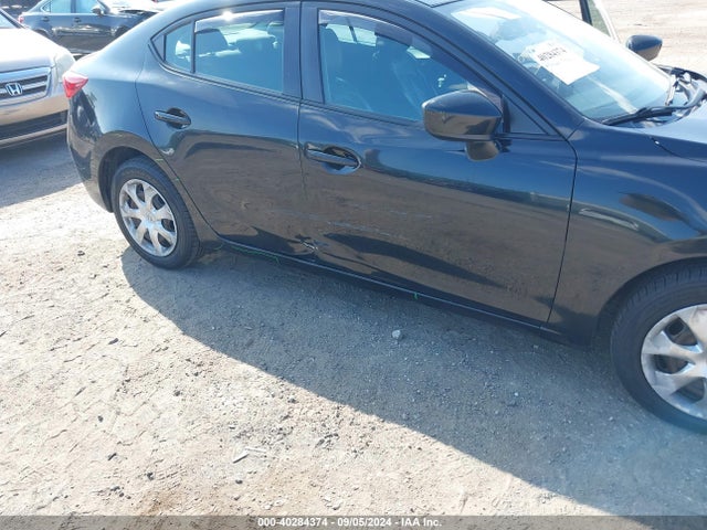 3MZBM1U75FM212664 Mazda Mazda3 I Sport