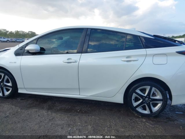JTDKARFU0G3520633 Toyota Prius Four Touring