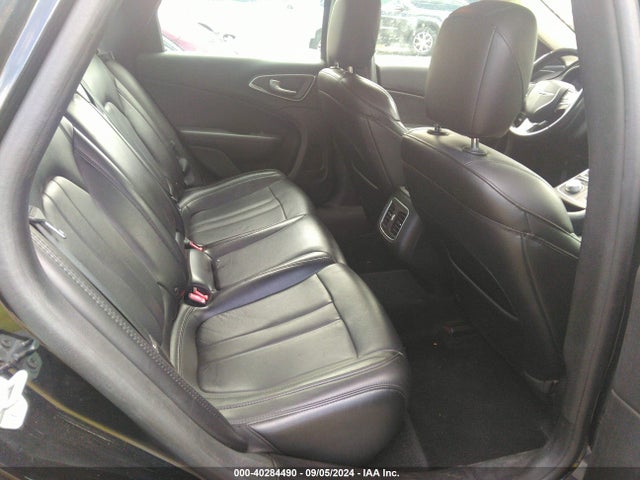 1C3CCCAB5GN178445 Chrysler 200