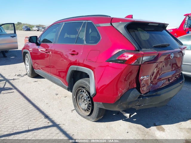 Toyota RAV4 LE 2019 2T3H1RFV2KW048847 Image 3