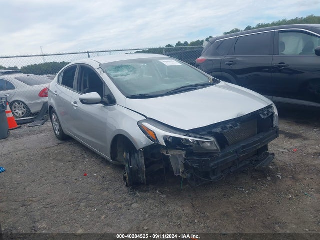 KIA FORTE LX 2018 3KPFL4A77JE165038 Image 1