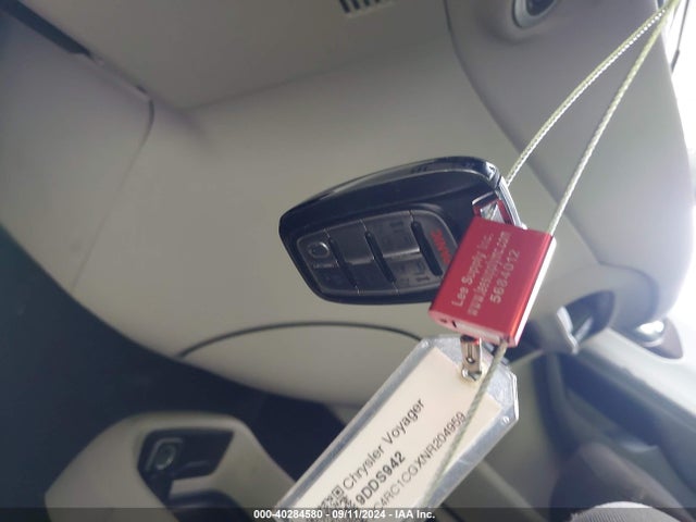 2C4RC1CGXNR204959 Chrysler Voyager Lx
