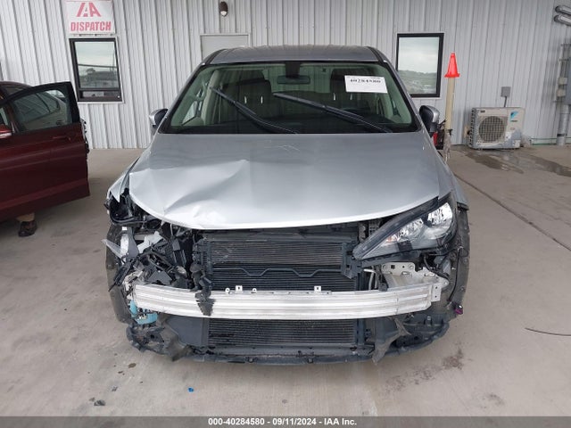 2C4RC1CGXNR204959 Chrysler Voyager Lx