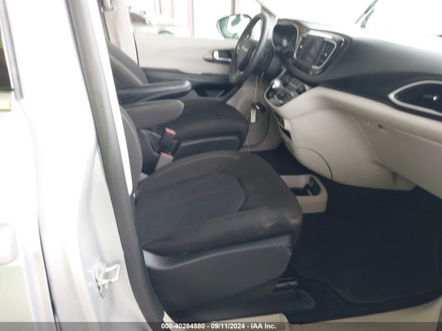 2C4RC1CGXNR204959 Chrysler Voyager Lx
