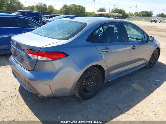 Toyota COROLLA LE 2022 5YFEPMAE5NP279963 Image 4