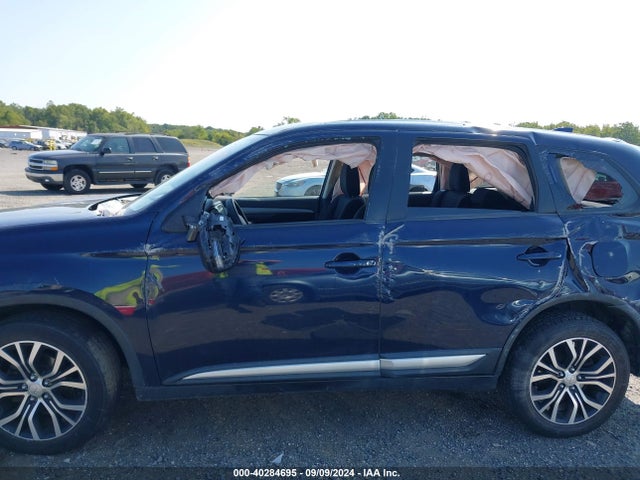 Mitsubishi Outlander Se 2018 JA4AZ3A34JJ001551 Image 13