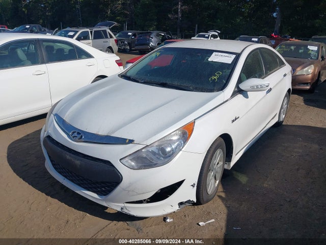 Hyundai SONATA HYBRID 2014 KMHEC4A4XEA114400 Image 2