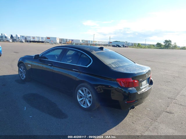 BMW 528i Xdrive 2014 WBA5A7C58ED617758 Image 3
