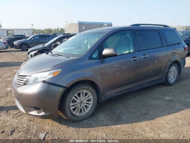 5TDYK3DC3FS621614 Toyota Sienna Xle Premium 8 Passenger
