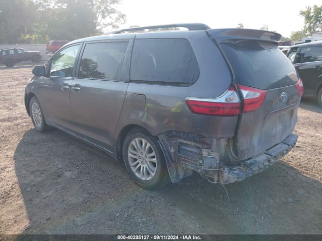 5TDYK3DC3FS621614 Toyota Sienna Xle Premium 8 Passenger