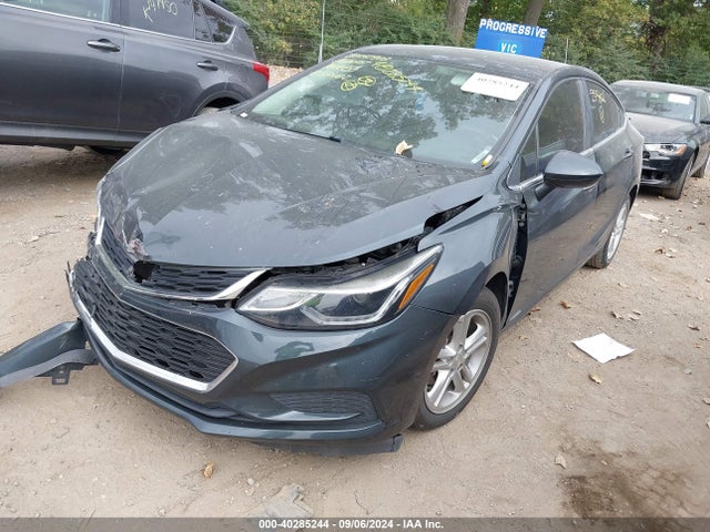 Chevrolet Cruze Lt Auto 2018 1G1BE5SM9J7233402 Image 2