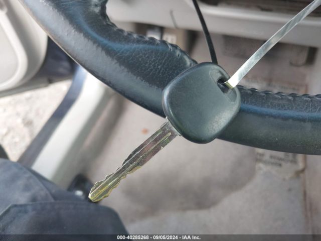 4T1BF1FK9FU902505 Toyota CAMRY XLE