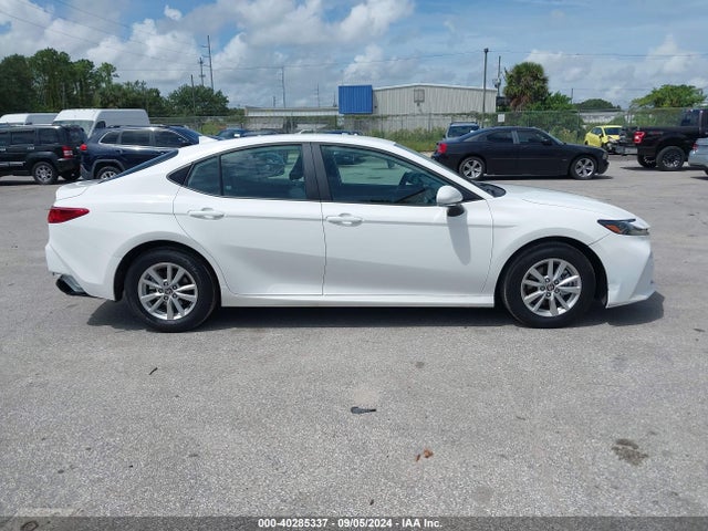 Toyota CAMRY LE 2025 4T1DAACK1SU024624 Image 13