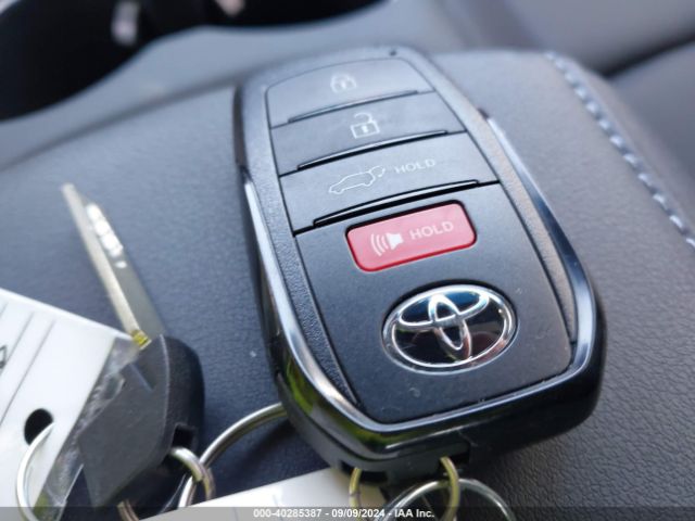 JTEAAAAH1RJ174559 Toyota Venza Xle