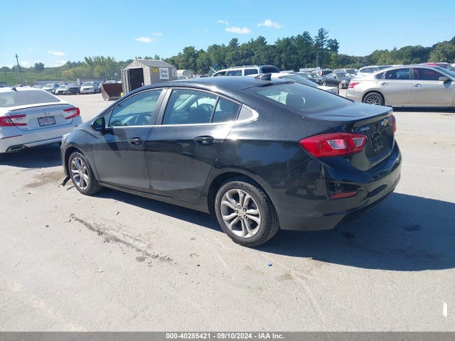 2019 CHEVROLET CRUZE 1G1BE5SM3K7132180 Photo 2
