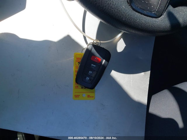 JTDEAMDE6NJ052556 Toyota Corolla Hybrid Le