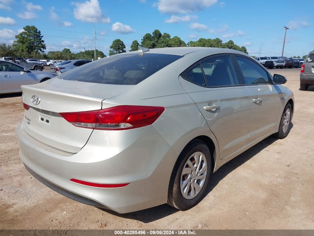 Hyundai ELANTRA SE 2018 5NPD74LF7JH391978 Image 4